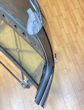 Load image into Gallery viewer, HONDA S2000 OE HARDTOP WINDOW SEAL L/R
